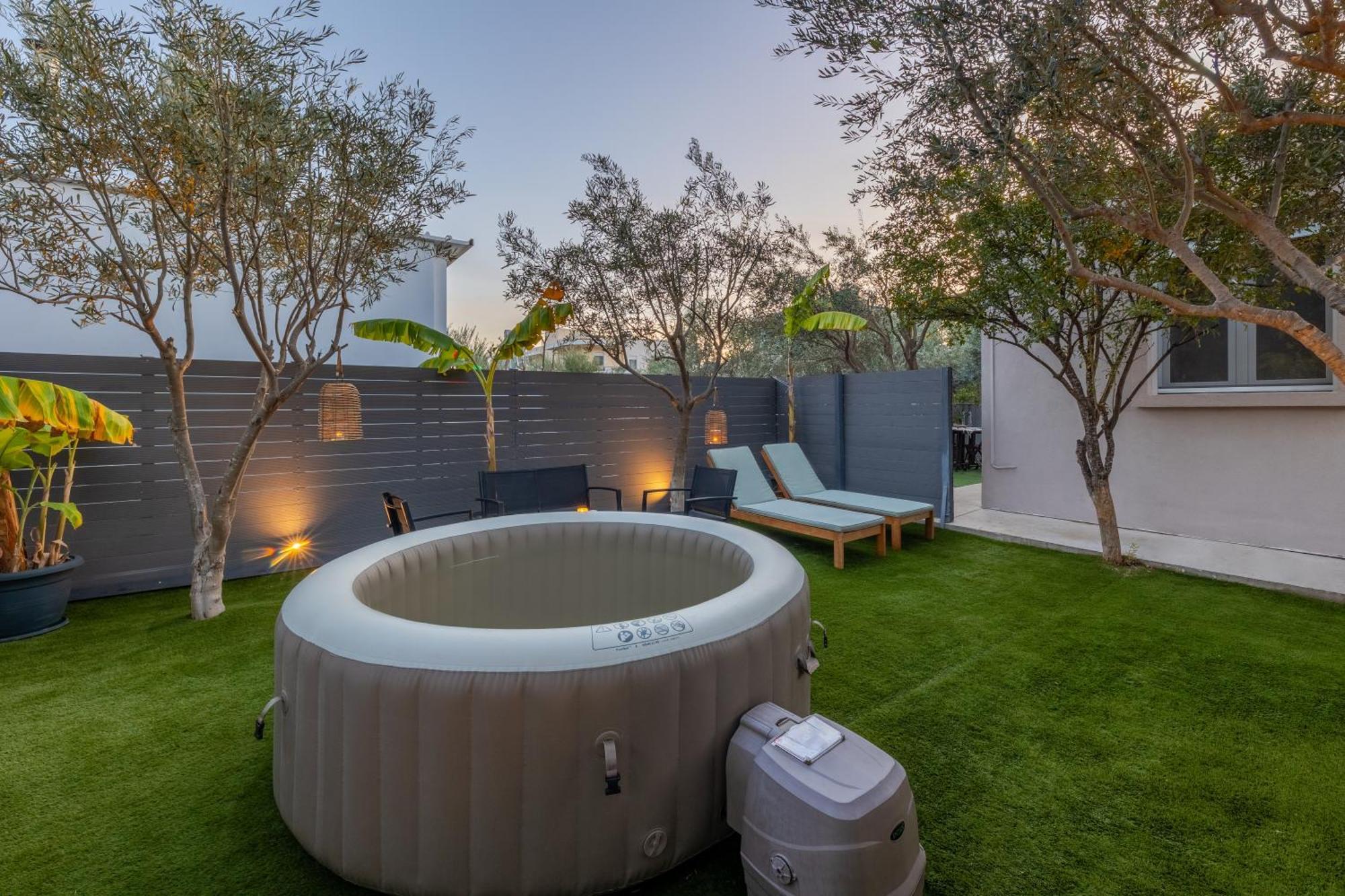 The Away From With Hot Tub Holiday home *