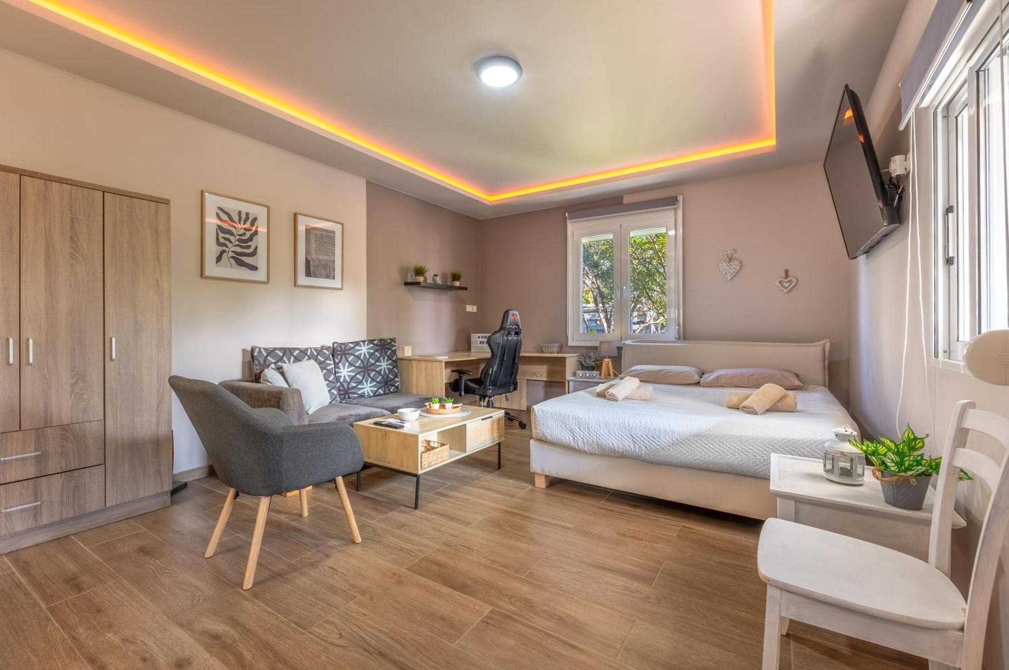 The Away From With Hot Tub Holiday home