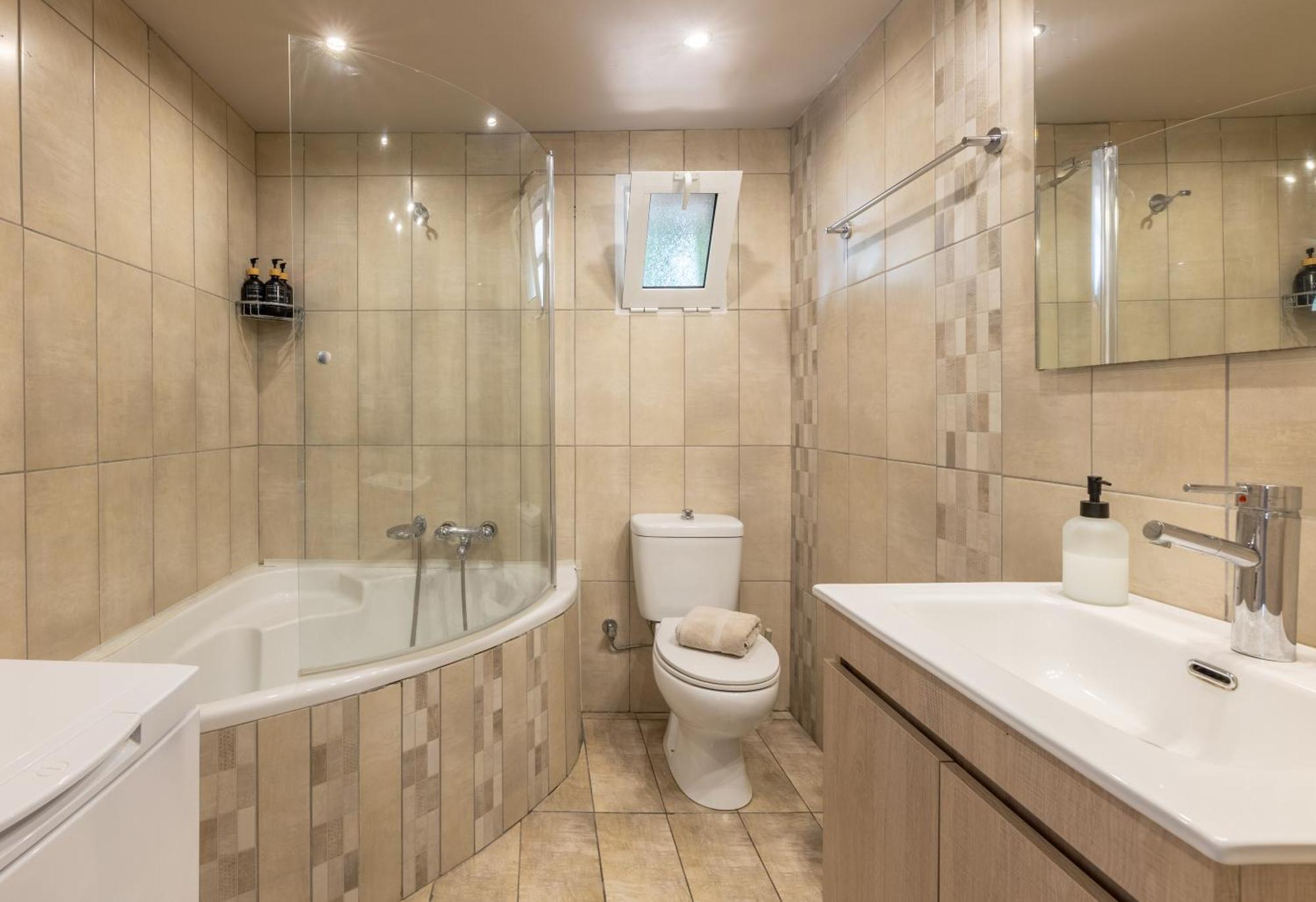 The Away From With Hot Tub Holiday home Lambi (Kos)